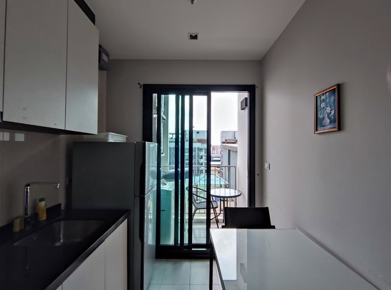 Many Holiday The Base Condo, Pattaya Central, Thailand