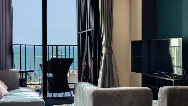 Many Holiday The Base Condo, Pattaya Central, Thailand