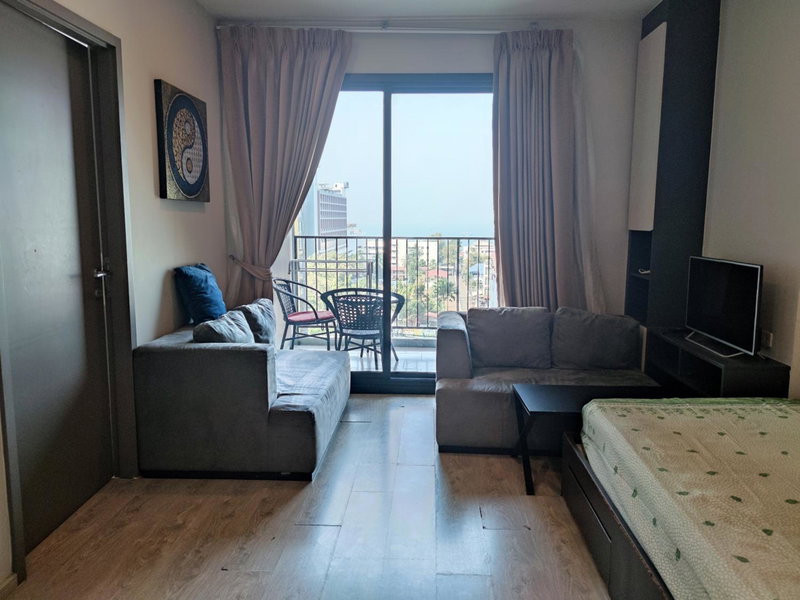 Many Holiday The Base Condo, Pattaya Central, Thailand