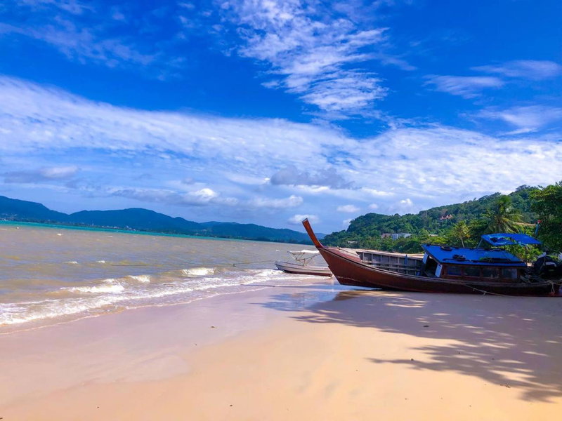 Sea Dreamer Beachfront Apartments, Phuket Town, Thailand