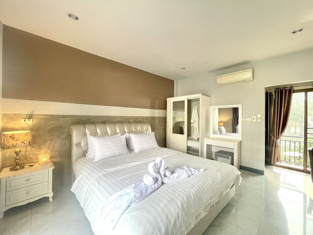 Smaids Room, Thailand