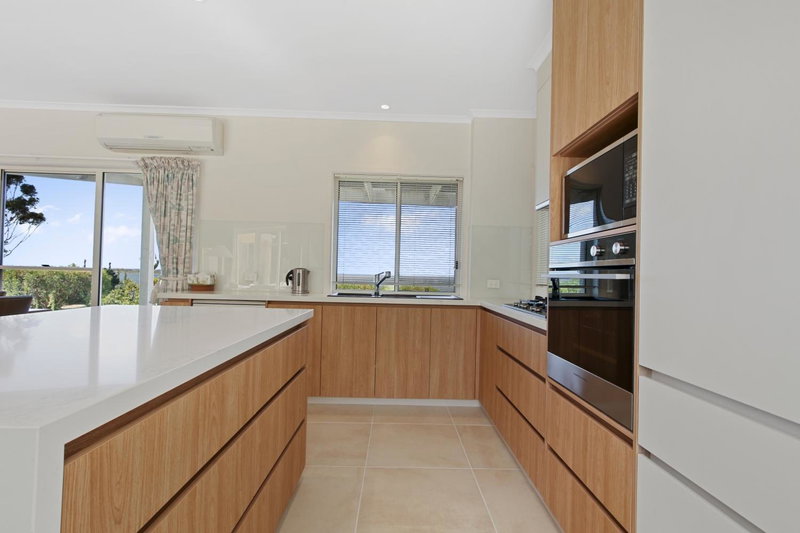 Aegina - Scenic Lakeside Family Retreat, Metung, Australia