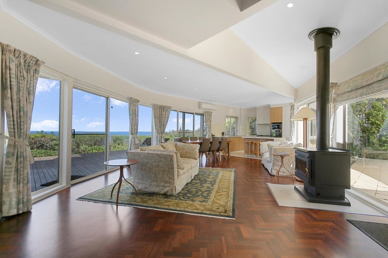 Aegina - Scenic Lakeside Family Retreat, Metung, Australia