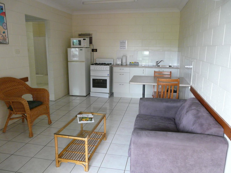 Oasis Inn Apartments, Cairns, Australia