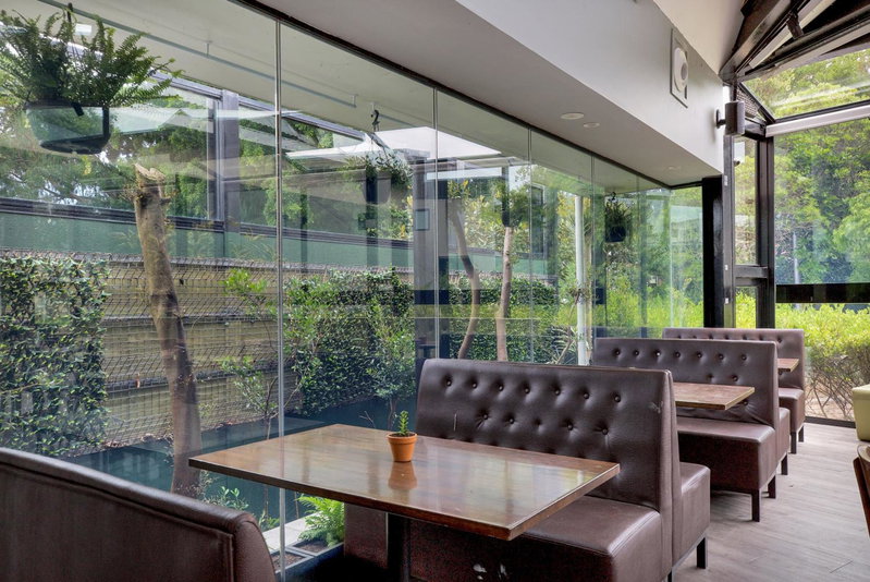 Native Rose Hotel, Sydney, Australia
