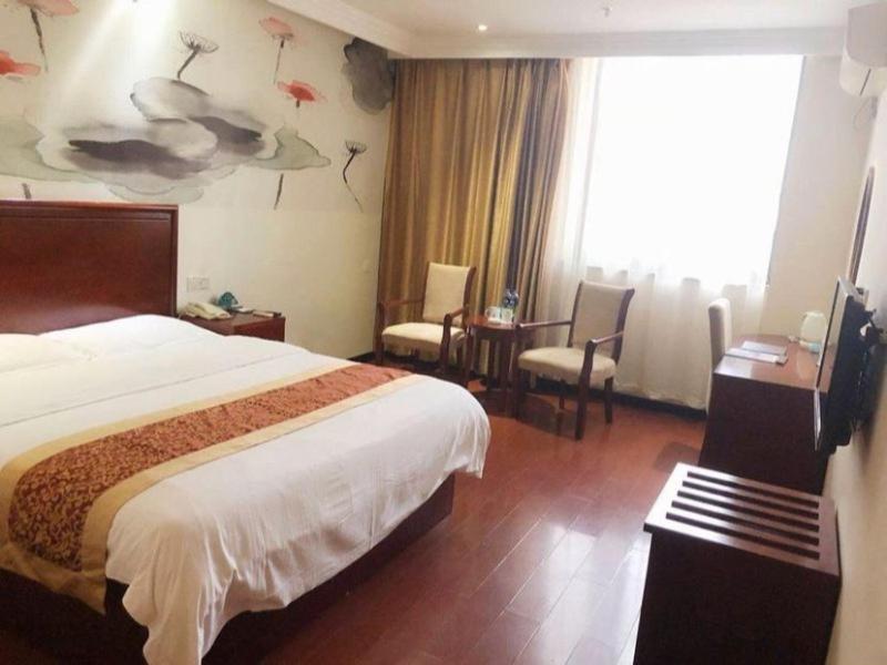 GreenTree Inn Jiangsu Lianyungang Donghai New Bus Station Express Hotel, Donghai, China