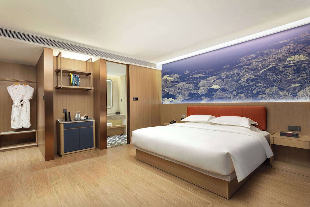 Hotel · Hawthorn By Wyndham Fenghuang Baiyue, Xiangxi