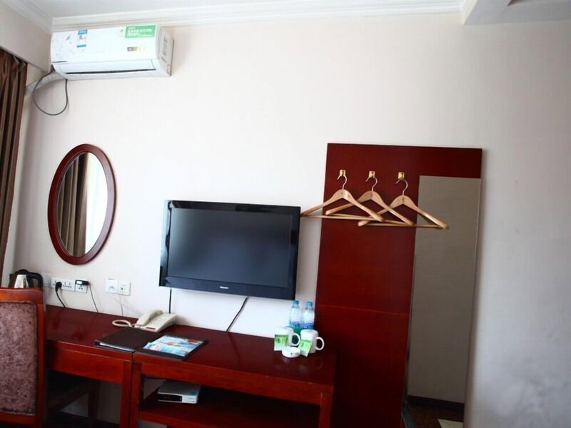 GreenTree Inn Haerbin Railyway Station Express Hotel, Harbin, China