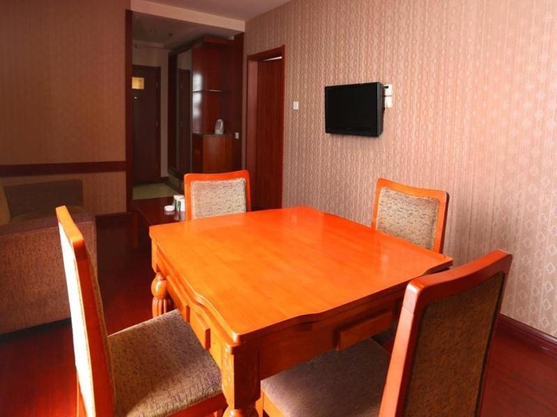 GreenTree Inn Jiangsu Nantong Development District Middle Road Business Hotel, Nantong, China