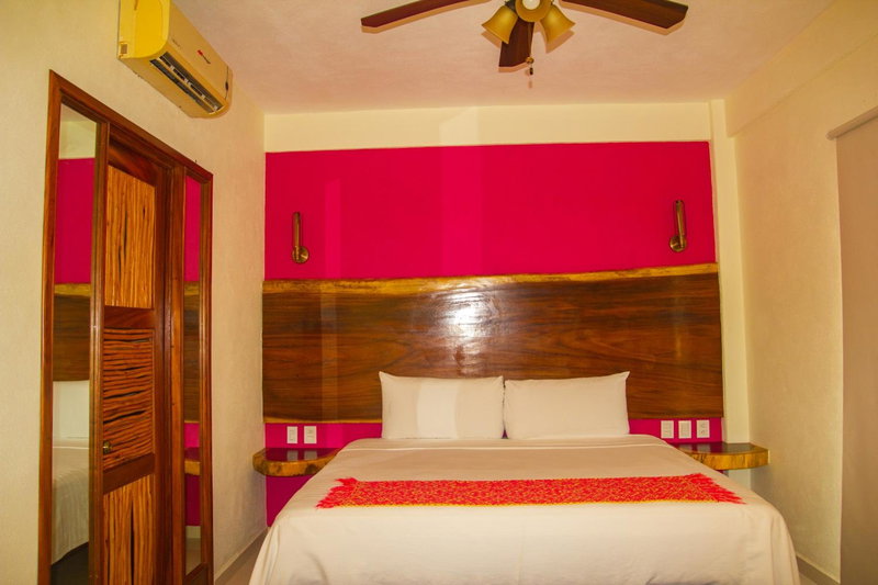 Hotel Happy Beach, Zihuatanejo, Mexico