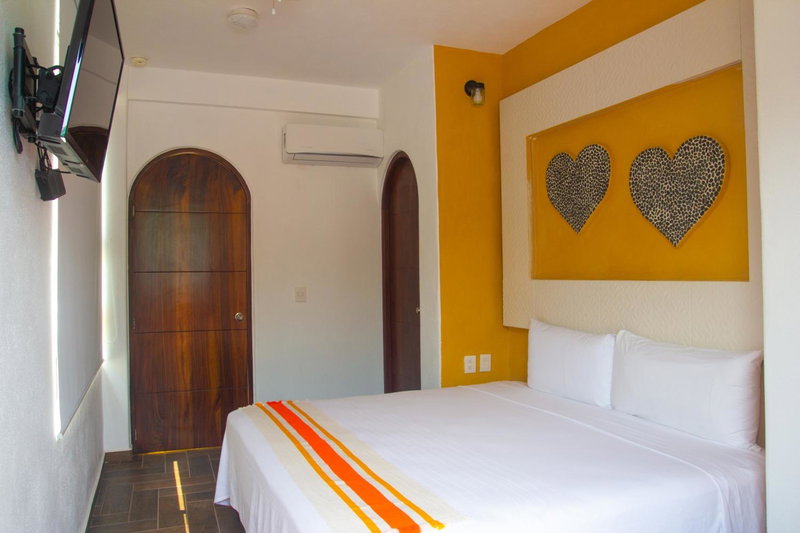Hotel Happy Beach, Zihuatanejo, Mexico