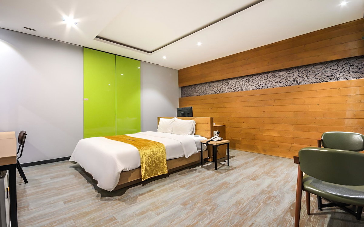Jeonju Sinsigaji Hotel Pop, South Korea