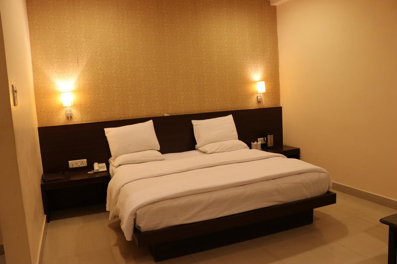 Little Chef Hotel, Kānpur, India