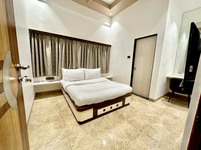 TAKHT- Executive Suites and Rooms, Chinchiwad, India