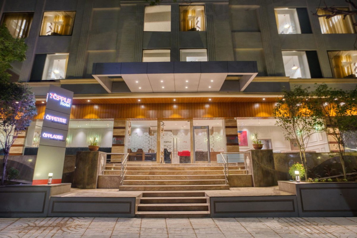 Hotel · 7 Apple Hotel - Viman Nagar Pune, Pune