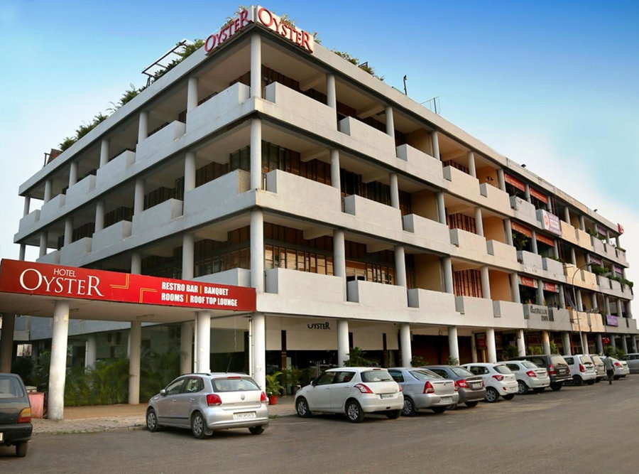 Hotel Oyster, Chandīgarh, India