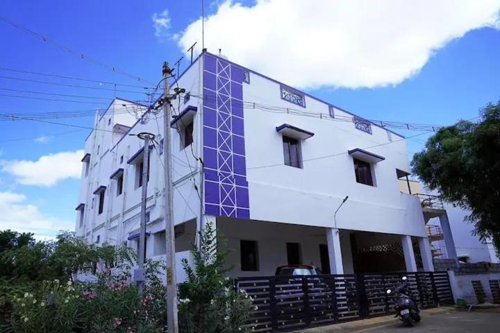 WHITE HOUSE- 1BK Pleasant Apartment with Open Terrace, Coimbatore, India