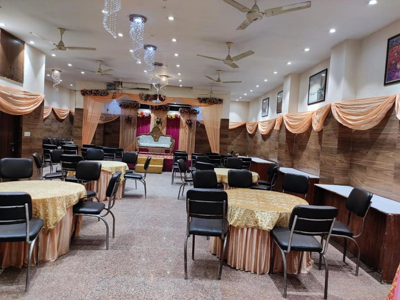 Stay @ 203, Noida, India