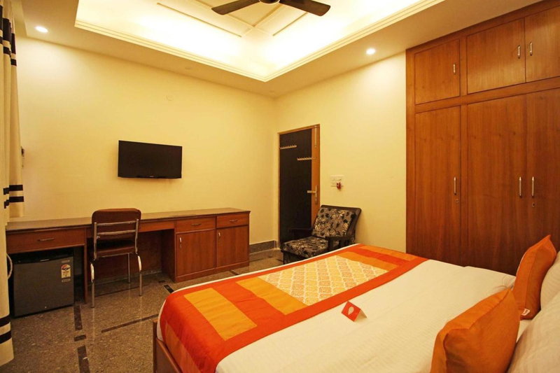 Stay @ 203, Noida, India