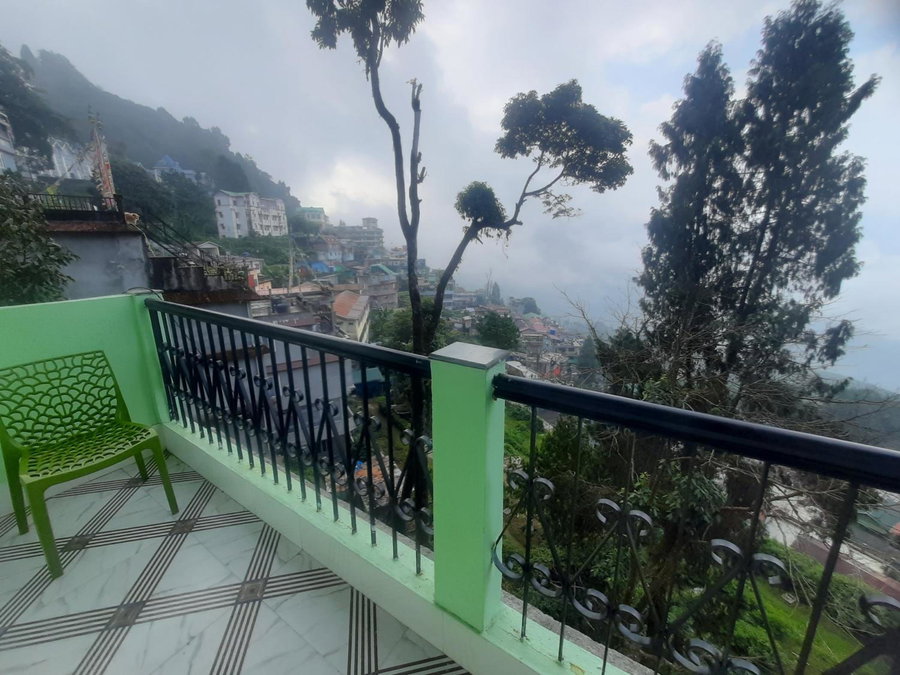 Bubble Beds, Darjeeling, India