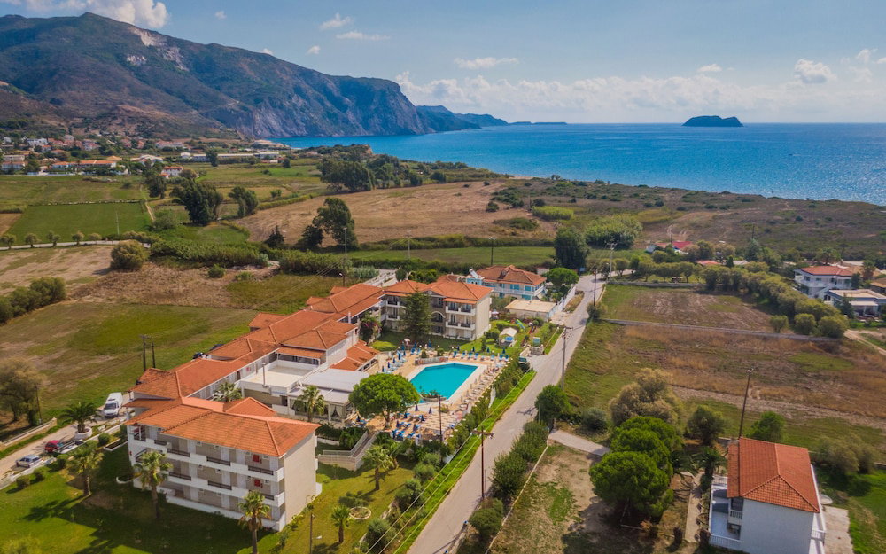 Hotel · Denny's Inn Hotel, Zakynthos