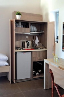 Xanthippi Hotel Apartments, Aegina, Greece