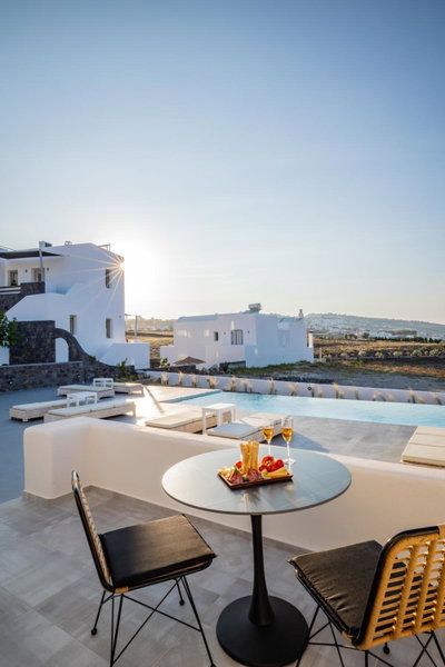 Bonsai Luxury Suites, Karterados, Greece