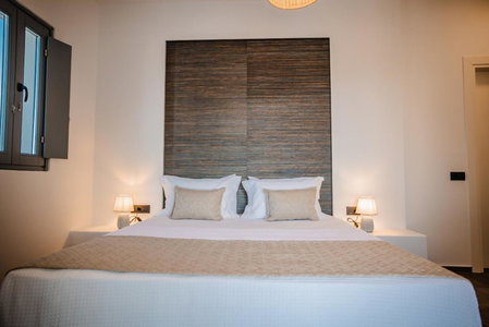 Bonsai Luxury Suites, Karterados, Greece