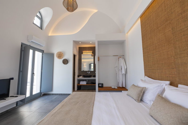 Bonsai Luxury Suites, Karterados, Greece