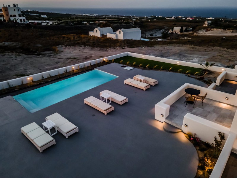 Bonsai Luxury Suites, Karterados, Greece