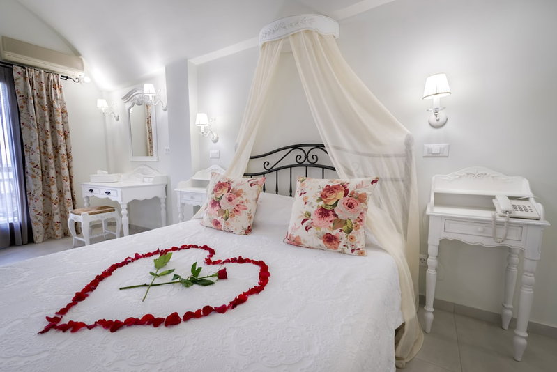 Hotel Zephyros, Santorini, Greece