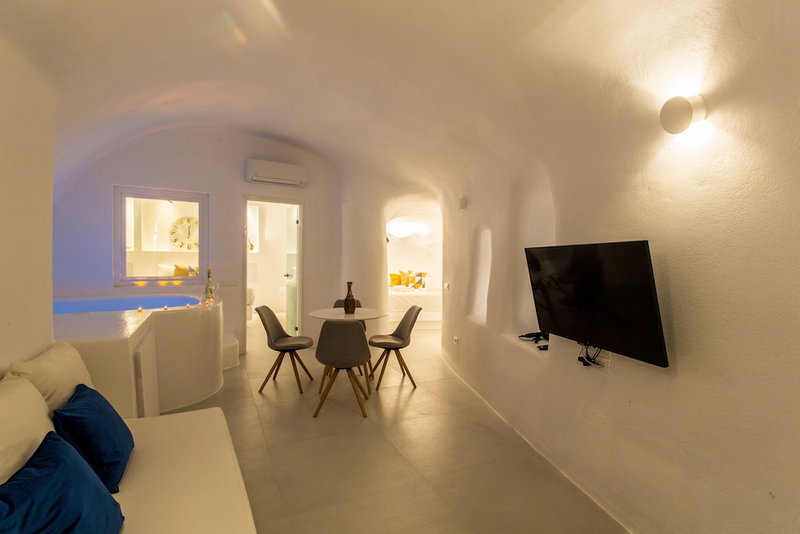 Boutique 88 Fira, Santorini, Greece