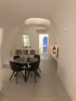 Boutique 88 Fira, Santorini, Greece