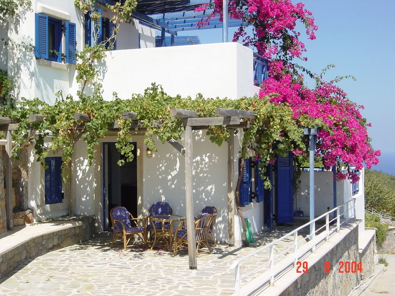 Nymphes Luxury Apartments, Malevizi, Greece