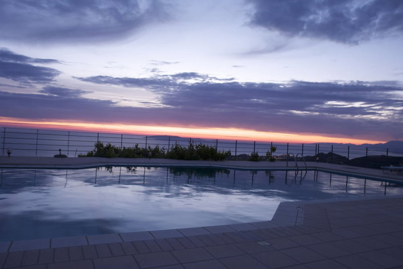 Nymphes Luxury Apartments, Malevizi, Greece