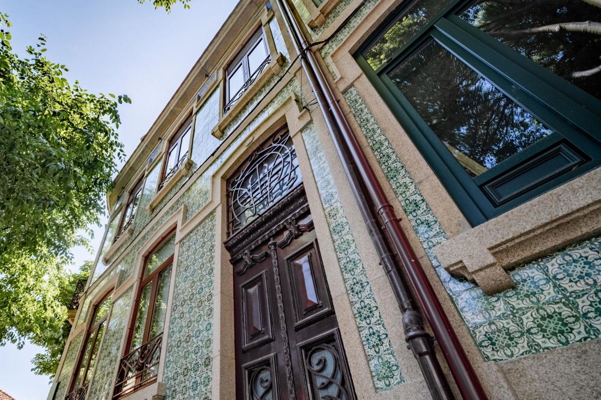 Nomad's Fine Arts Collection, Portugal