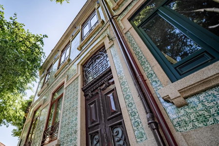 Nomad's Fine Arts Collection, Porto, Portugal