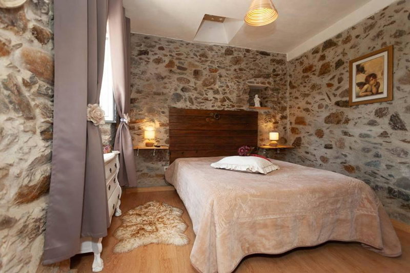 Magnolias Cottage with Jacuzzi and mountain view, Lousã, Portugal