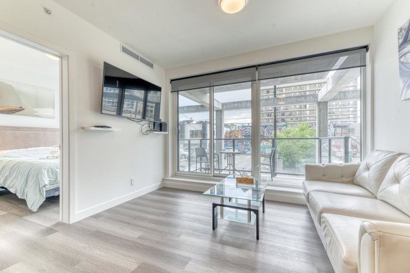 Kensington Suite 2bed & 1bath, Calgary, Canada