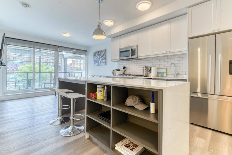 Kensington Suite 2bed & 1bath, Calgary, Canada