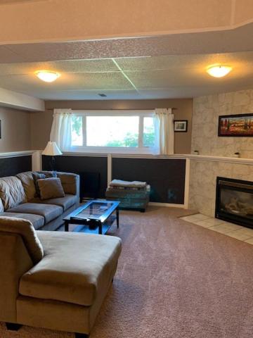 Newly Renovated Basement Suite!, Lethbridge, Canada