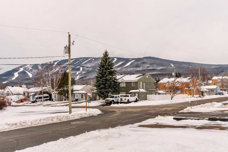 INITIAL - LE REPOS DES SKIEURS - Mont-Sainte-Anne, Saint-Férréol-les-Neiges, Canada