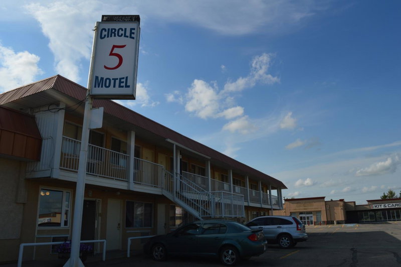 Circle 5 Motel, Olds, Canada
