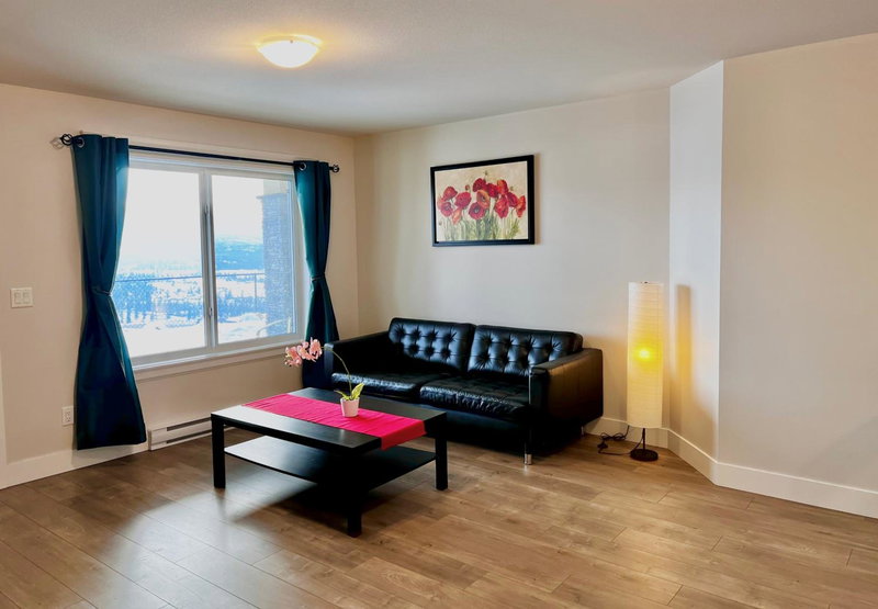 Kelowna new lake view 2bedrooms close BIG WHITE, Kelowna, Canada