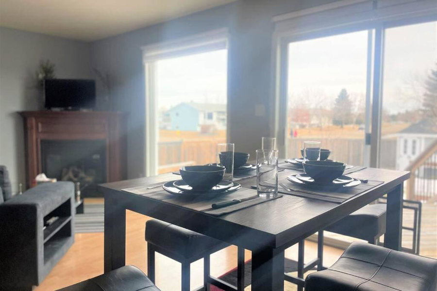 Spacious Duplex, Camrose, Canada