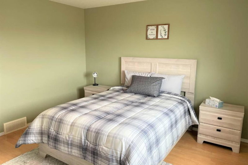 Spacious Duplex, Camrose, Canada
