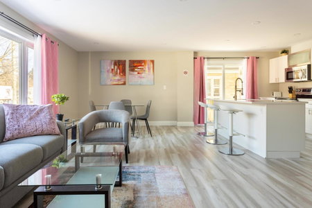 ENTIRE 2 BEDROOM APARTMENT DOWNTOWN - u2, Kitchener, Canada