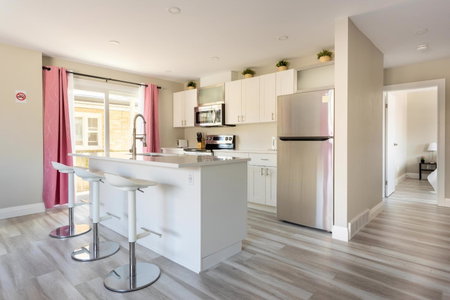 ENTIRE 2 BEDROOM APARTMENT DOWNTOWN - u2, Kitchener, Canada