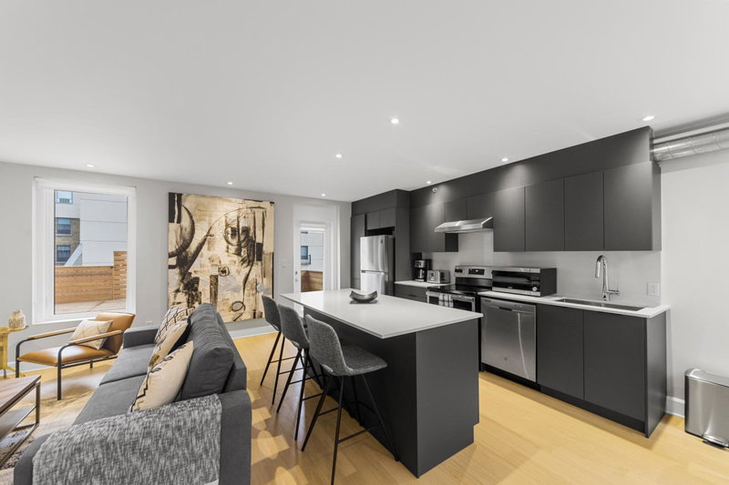 Suites De la Montagne, Montréal, Canada