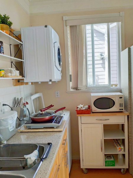 Helen's House / Close to Skytrain and Airport, Vancouver, Canada